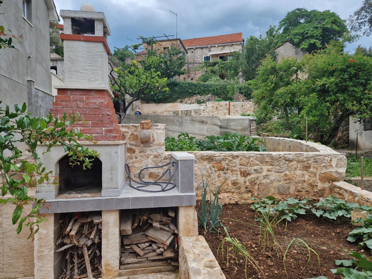 Kuca Za Odmor Dobrila Jelsa (Hvar) Exterior foto