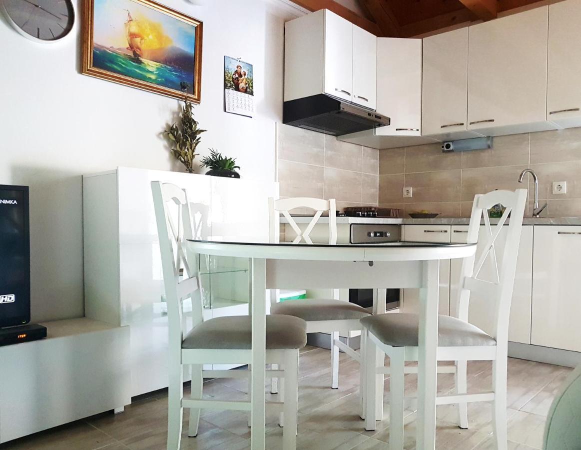 Kuca Za Odmor Dobrila Jelsa (Hvar) Exterior foto